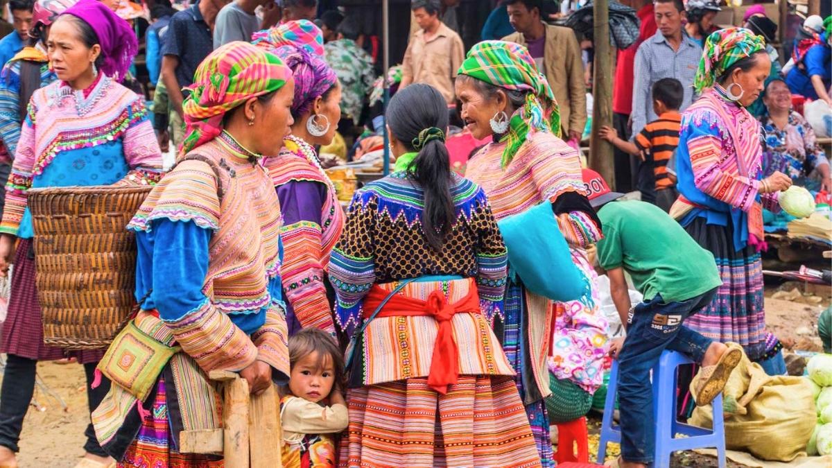 Visit The Busy Hill Tribe Market In Sapa