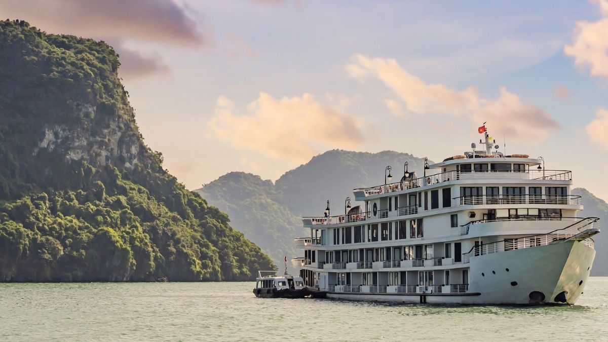 Stay Overnight On Board In Halong bay