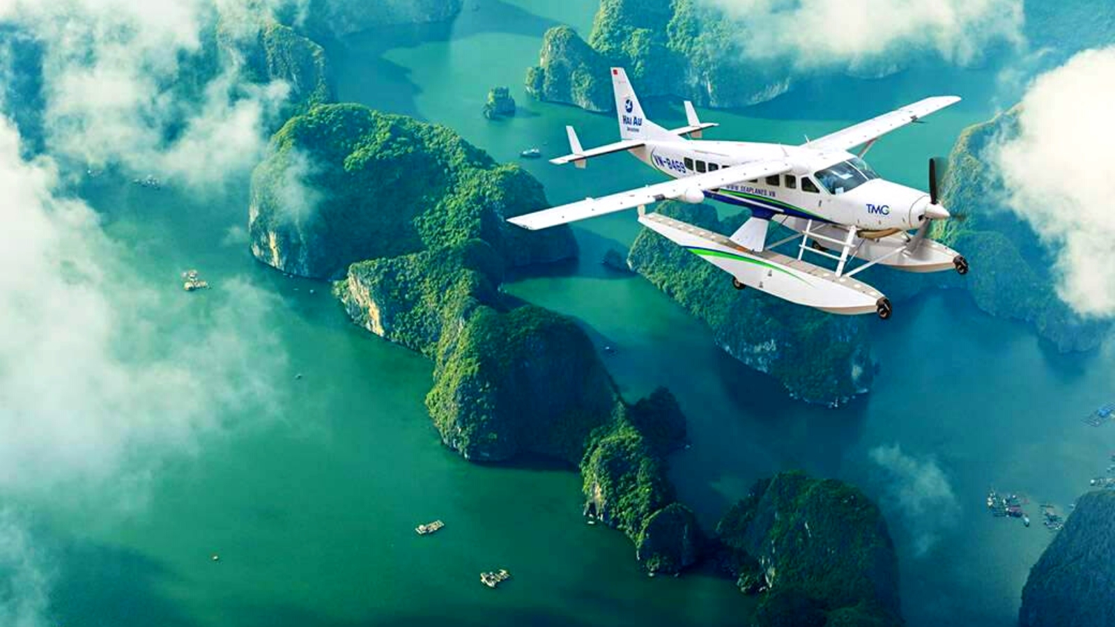 Seaplane flight from Tuan Chuan Harbour to Hanoi