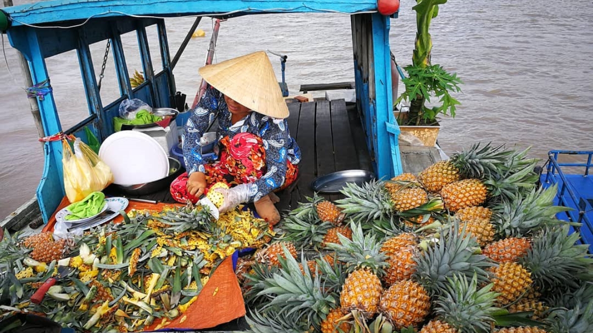 Enjoy Fresh Fruit At Cai Rang Floating Market
