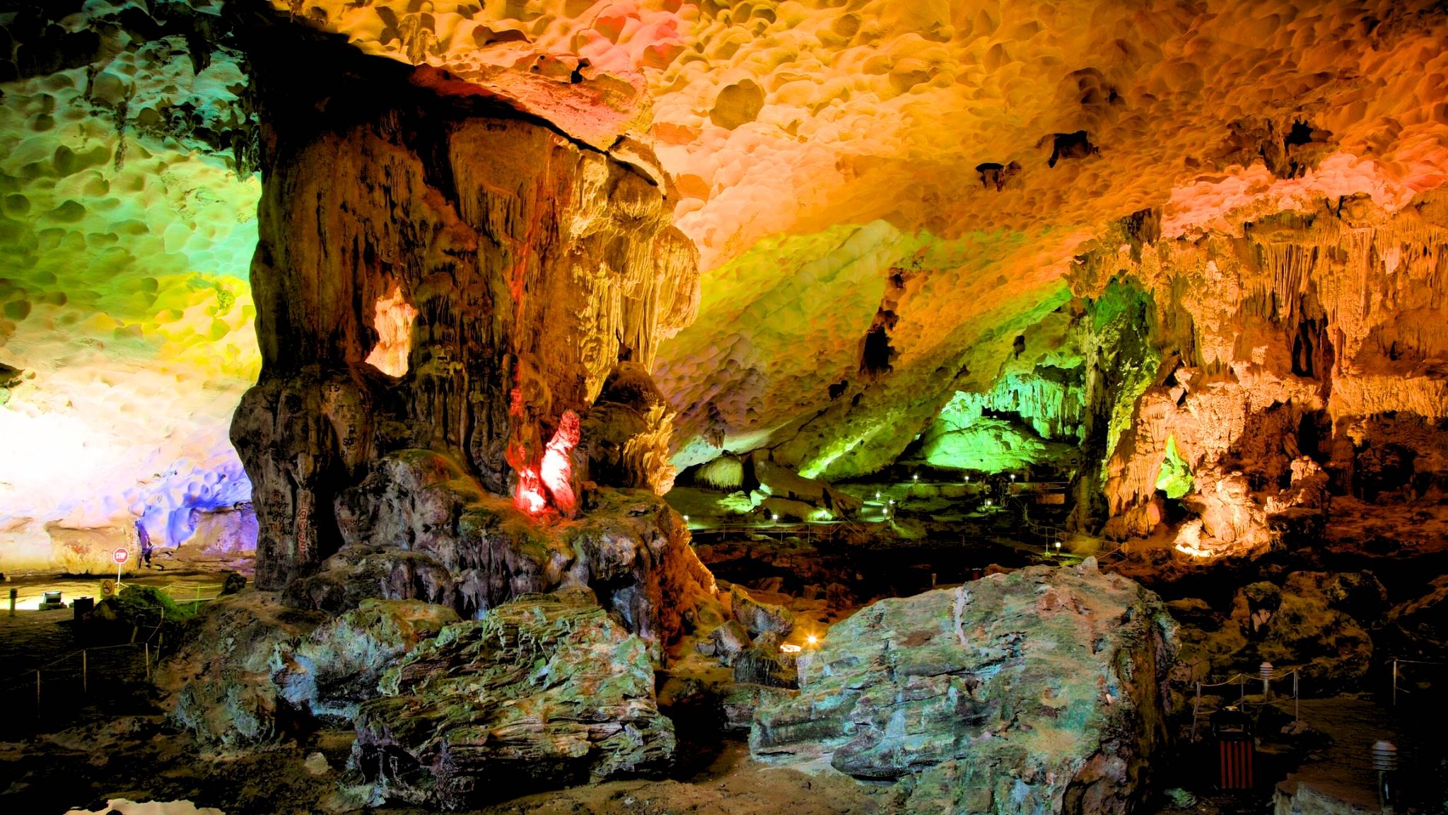 Explore Sung Sot cave