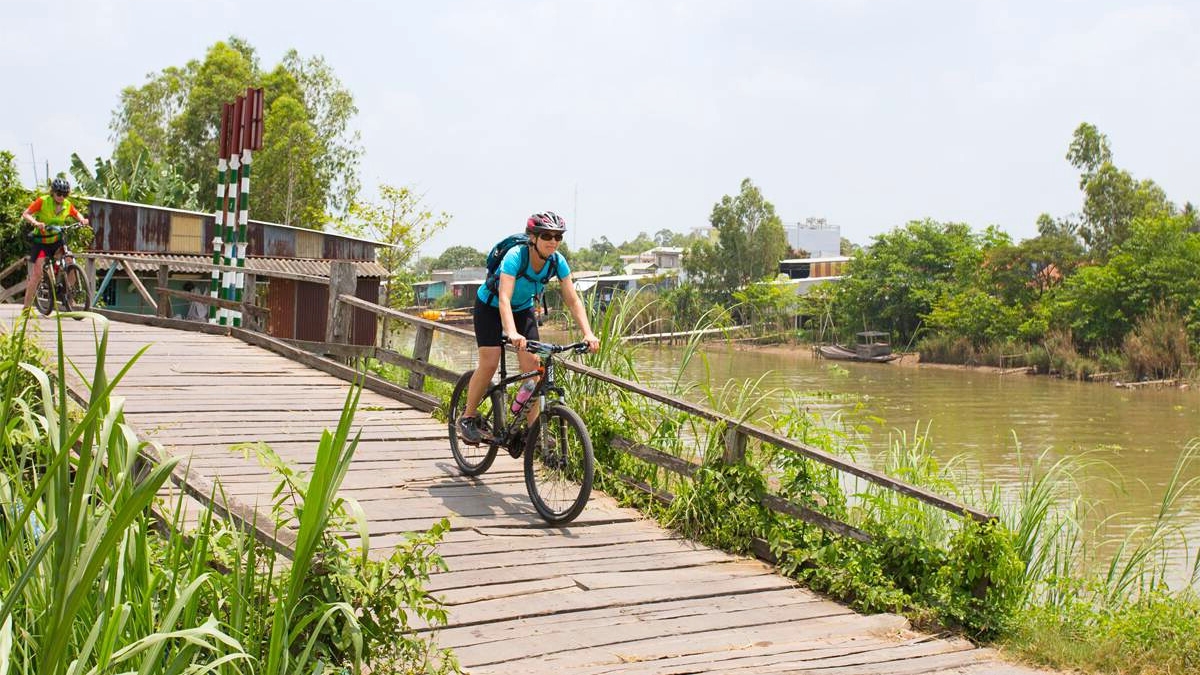 Day 14 Get on a bicycle to explore Mekong Delta
