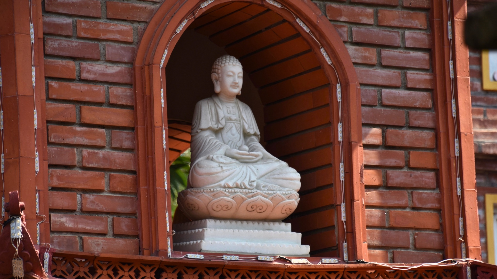 Day 12 Buddha Image In Tran Quoc Pagoda
