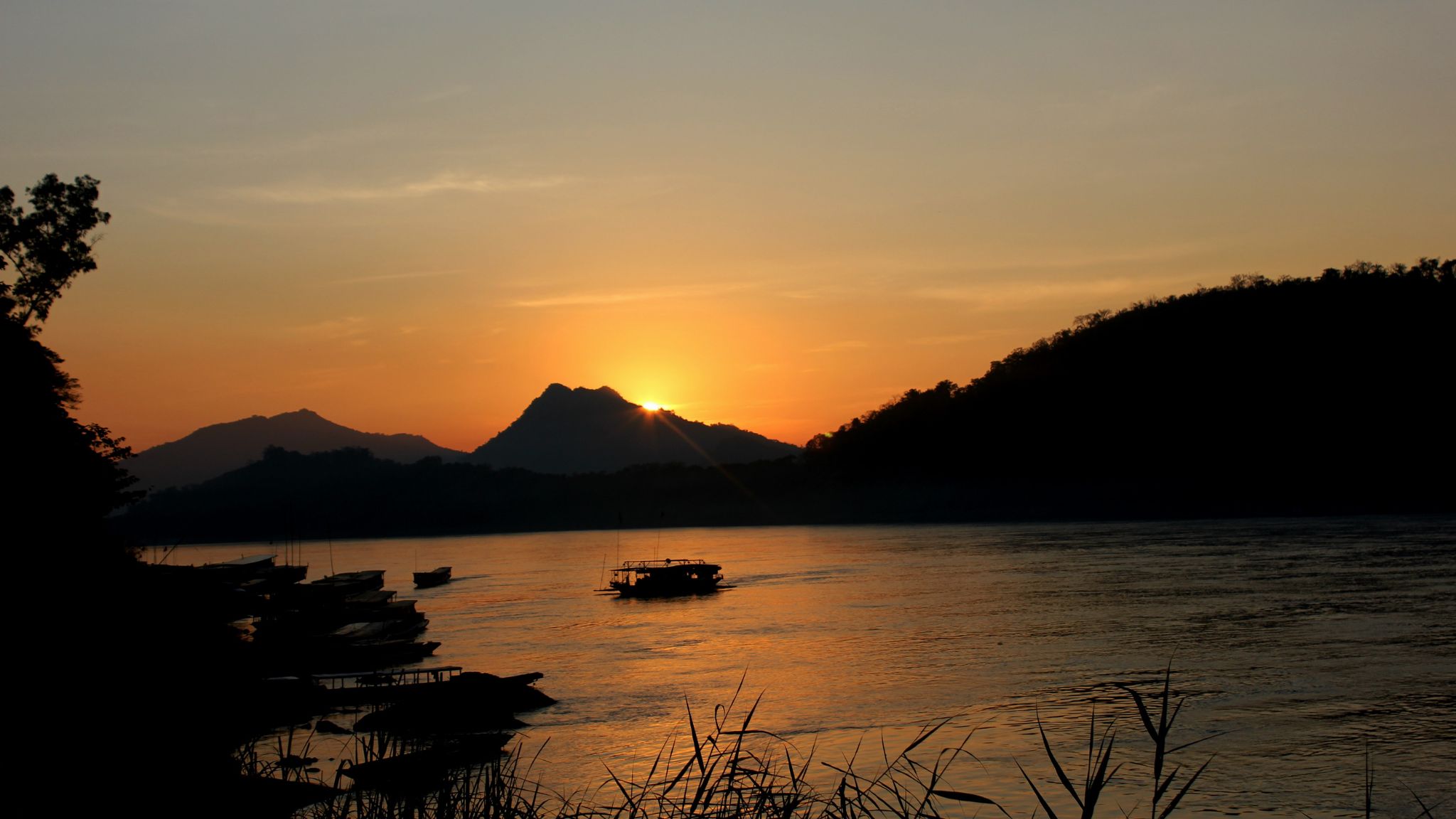 Day 2 Admire The Stunning Sunset On Mekong