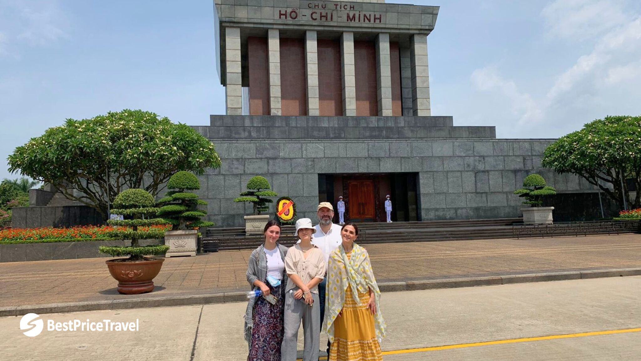 Day 10 Pay A Visit To Ho Chi Minh Mausoleum