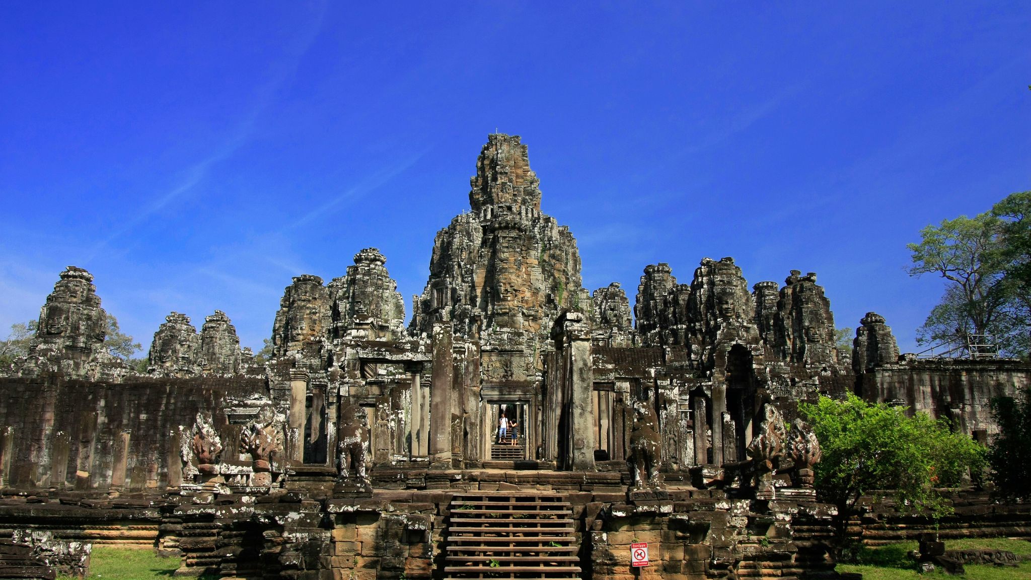 Day 1 Take On A Sunset Tour To The Magnificent Angkor Wat Temple, The Biggest Religious Temple In The World