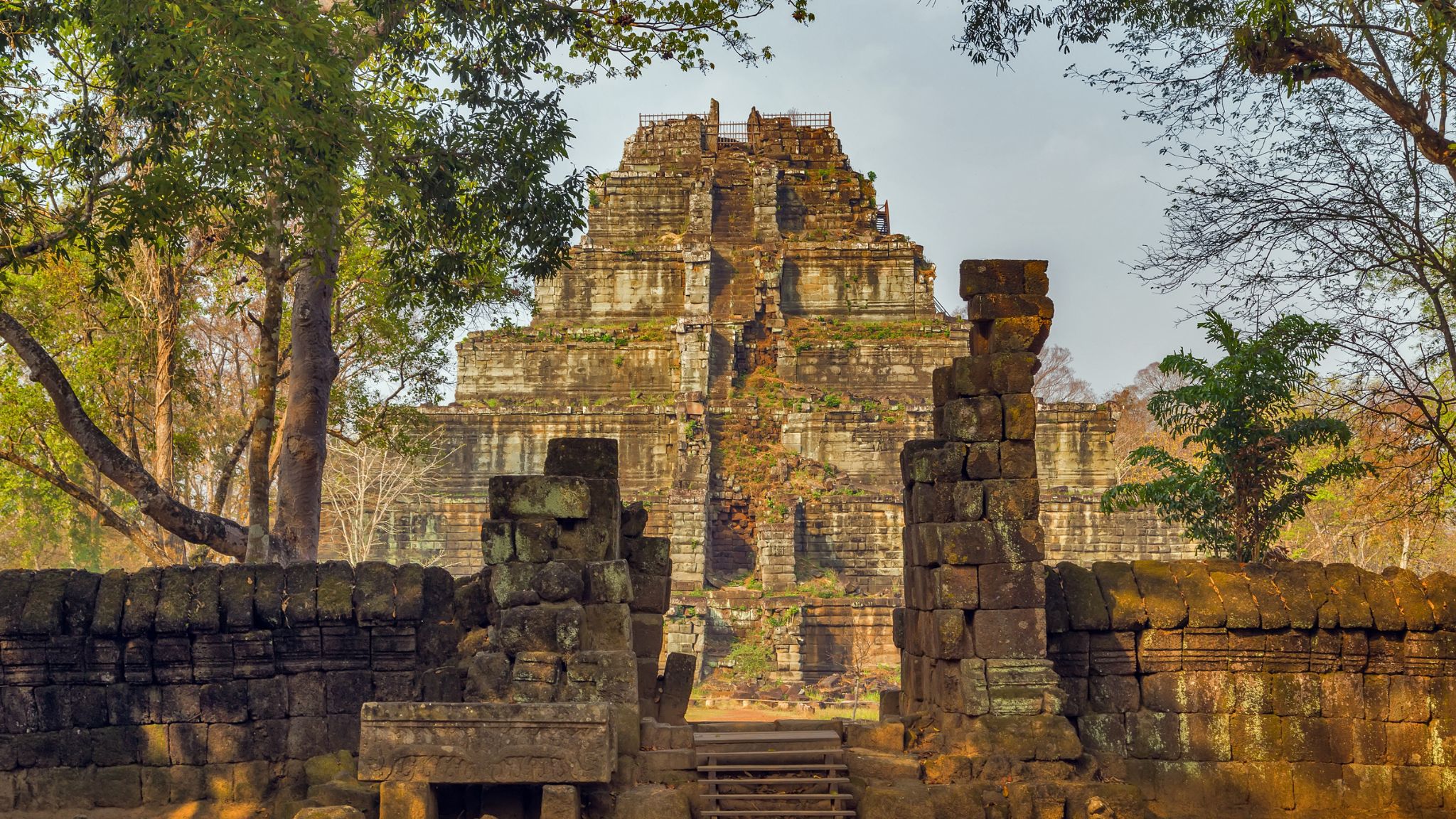Day 4 Explore The Mysterious 12th Century Beng Melea