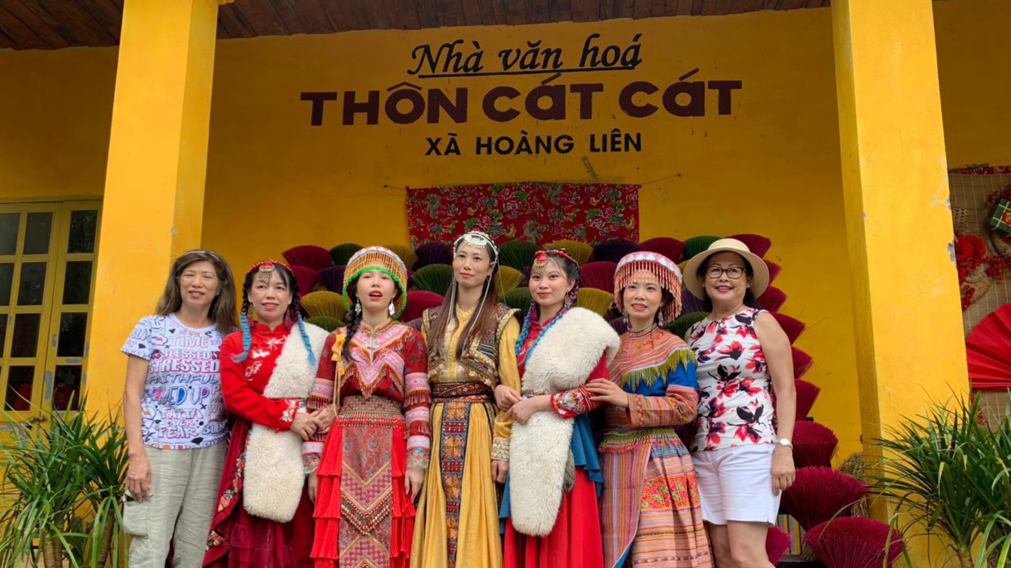 Day 4 Meet Local In Traditional Customs At Cat Cat Village