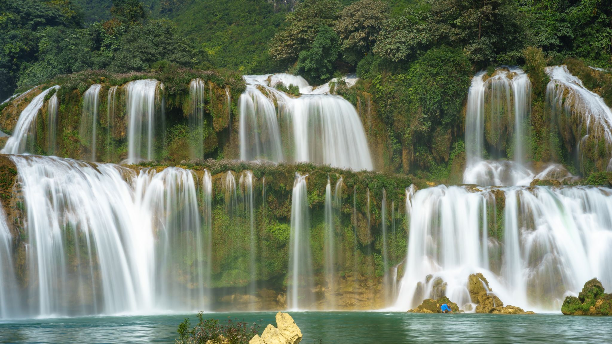 Day 8 Admire The Marvelous Ban Gioc Waterfall