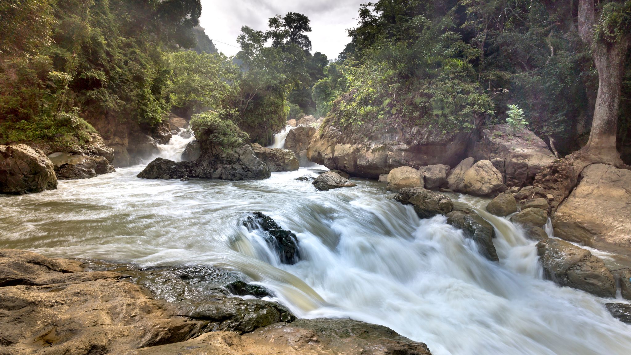 Day 2 Visit The Beautiful Dau Dang Waterfall