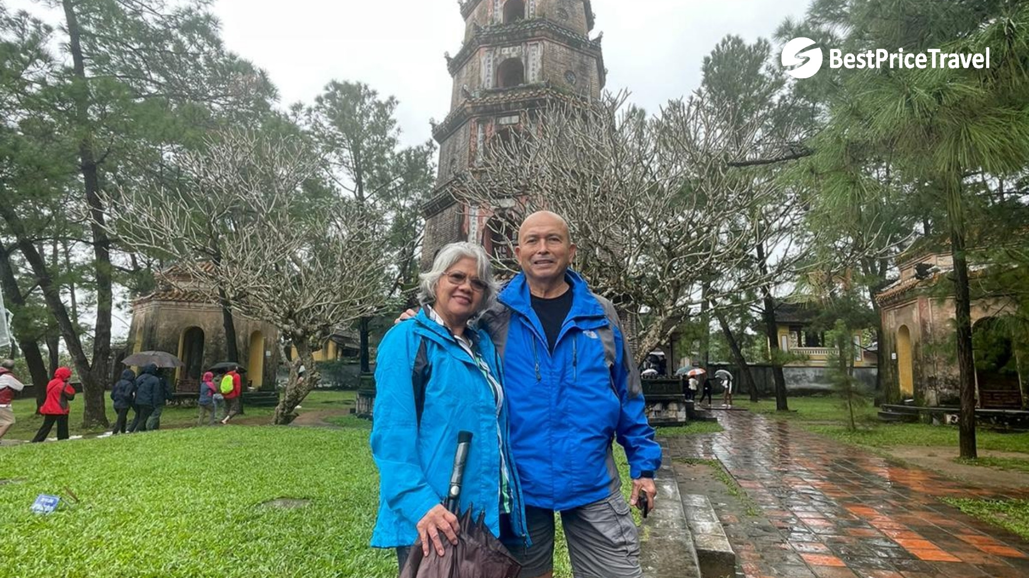 Day 11 Admire Thien Mu Pagoda's Architecture