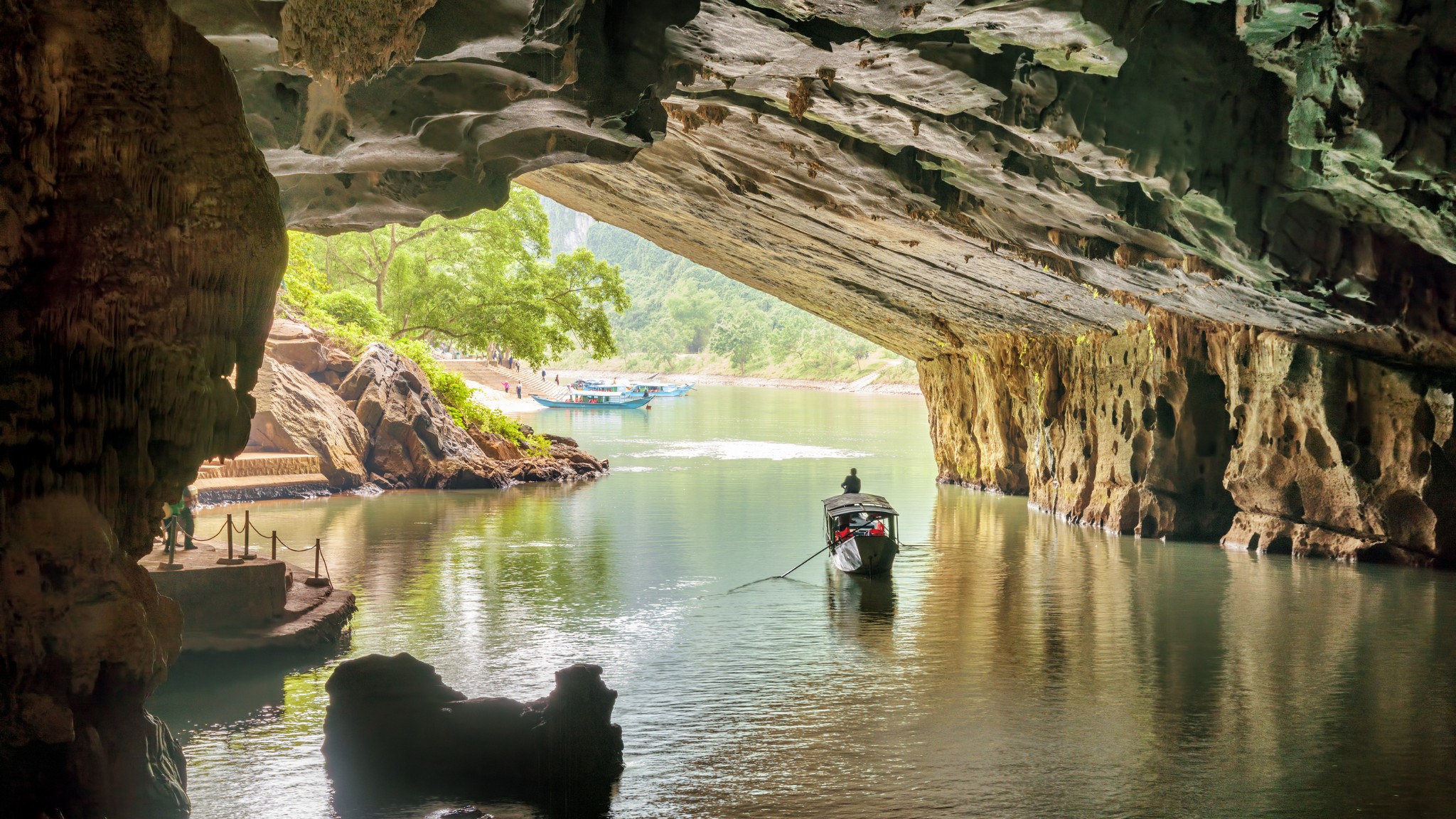 Day 7 Take A Boat Tour To Explore Magnificent Caves