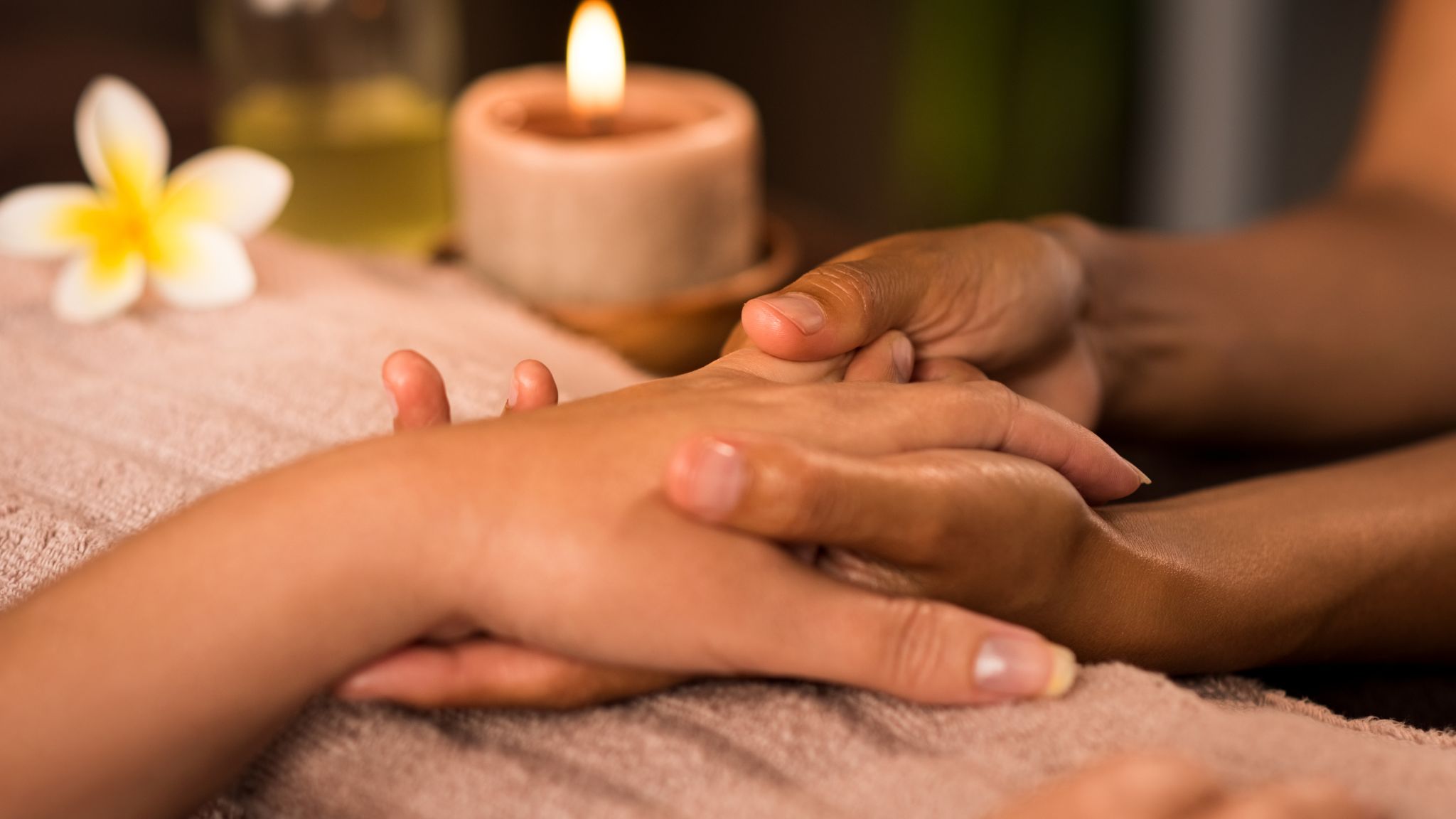 Day 3 Enjoy A Relaxation With A Hand Spa Service