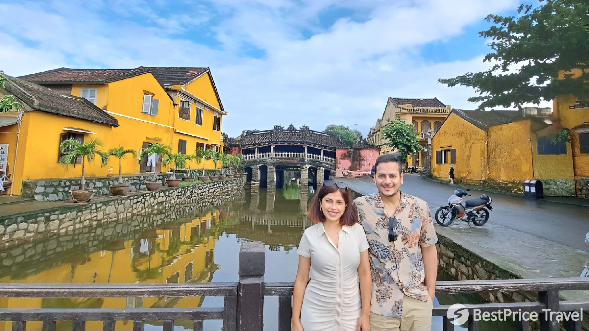 Day 11 Take Pictures With The Iconic Japanese Covered Bridge In Hoi An
