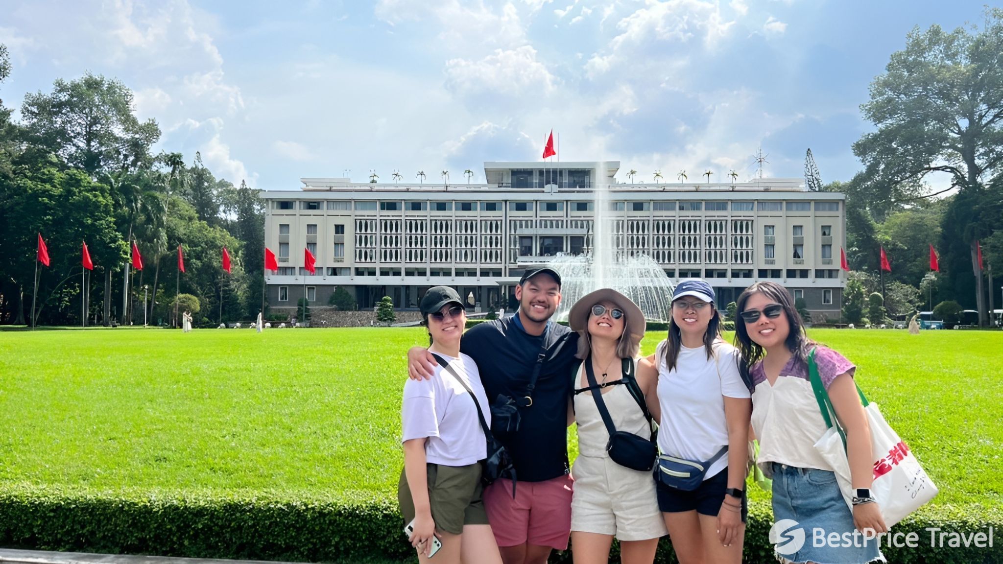 Day 12 Take Pictures With The Reunification Palace