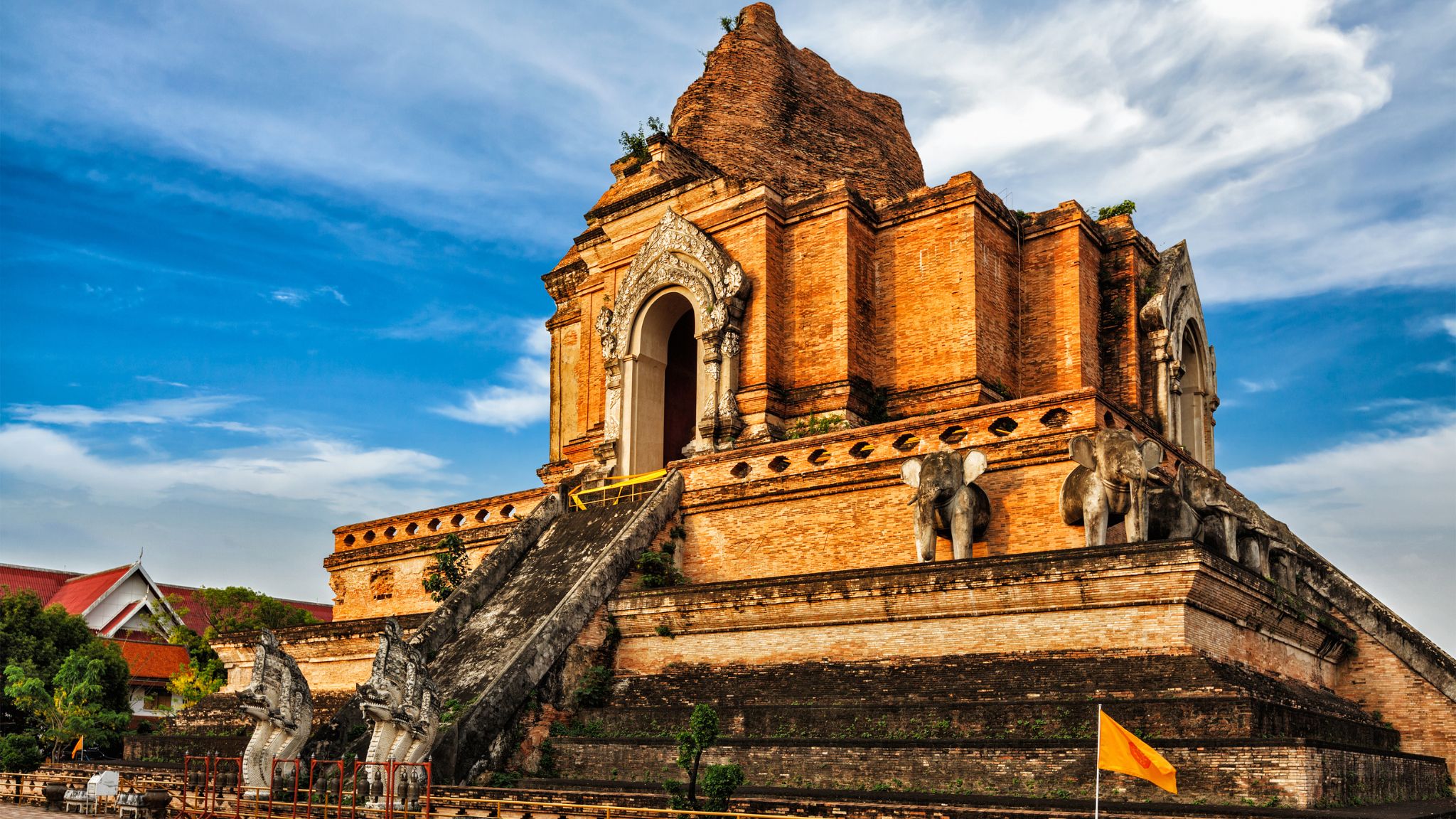 Day 4 Uncover The Majestic Wat Chedi Luang
