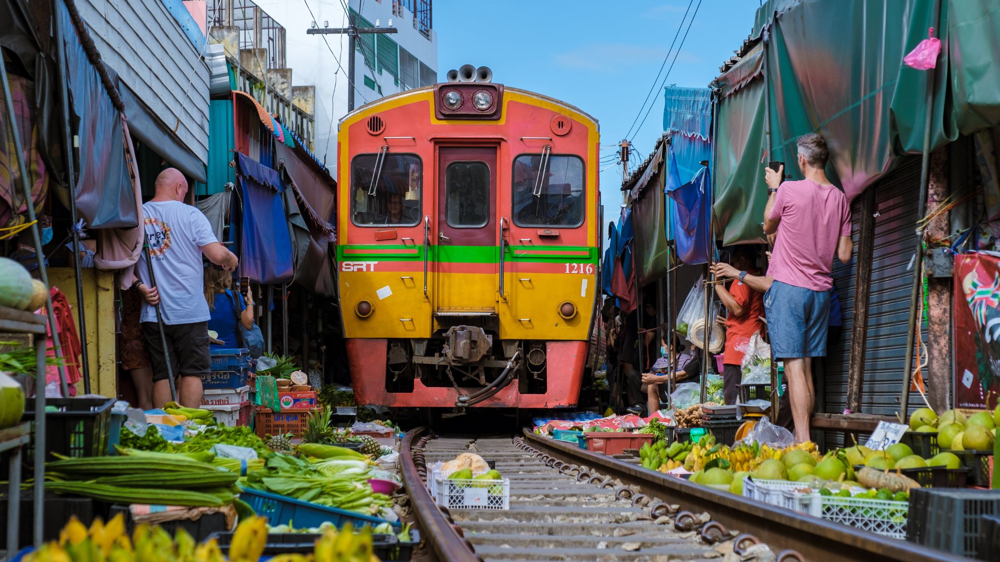 Day 3 Have The Unique Experience In Maeklong Railway Market