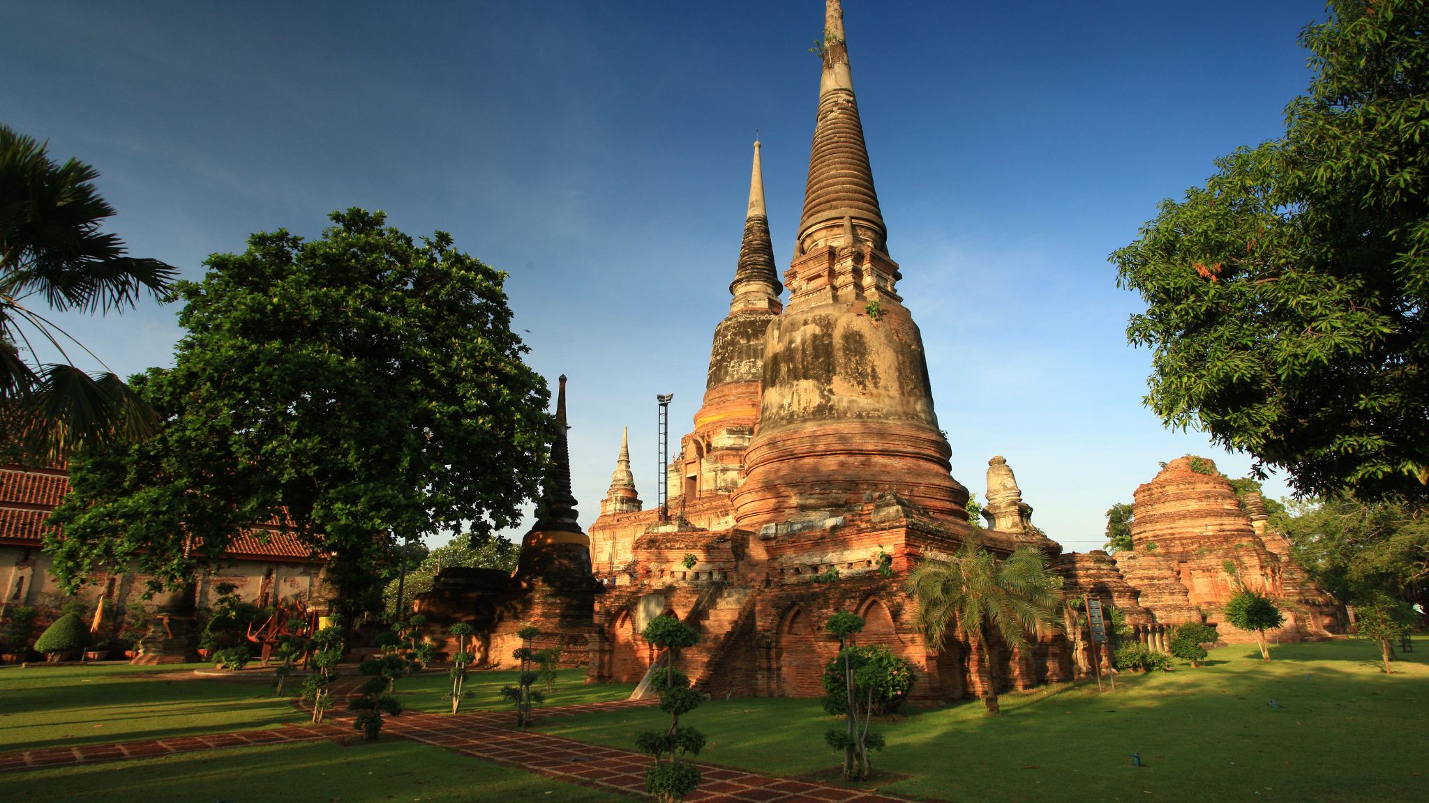 Day 5 Explore The Hidden Gems In Wat Yai Chaimongkol