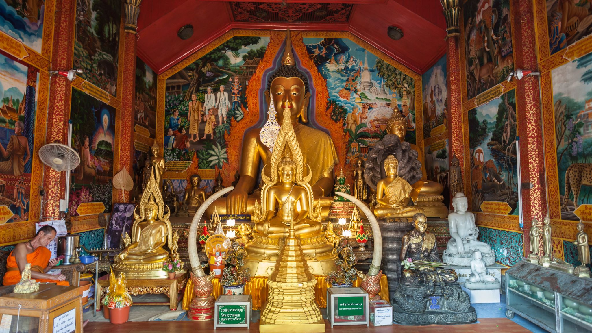 Day 6 Admire The Golden Statue In Doi Suthep Temple