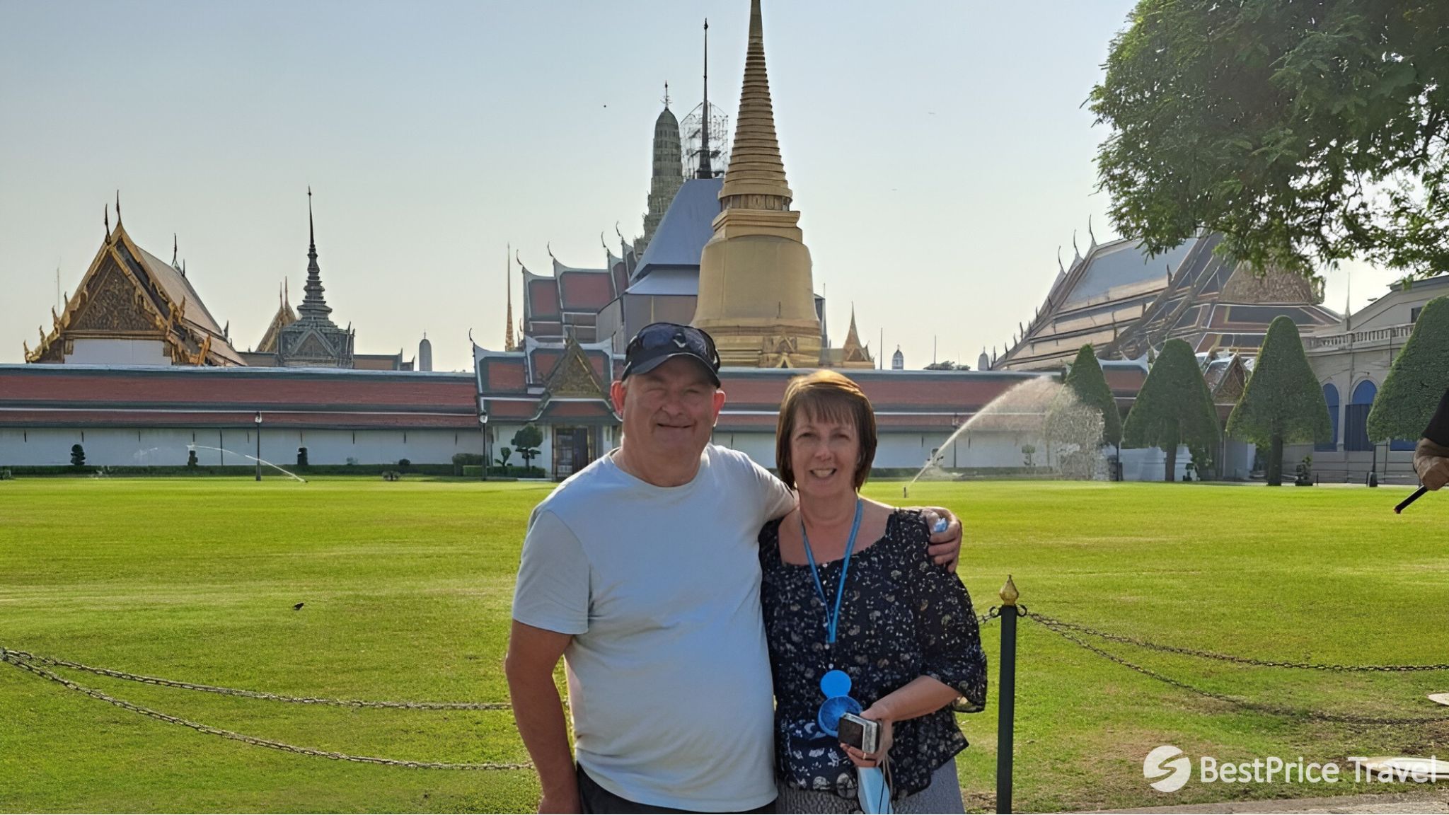 Day 2 Take Pictures With The Majestic Grand Palace In Bangkok