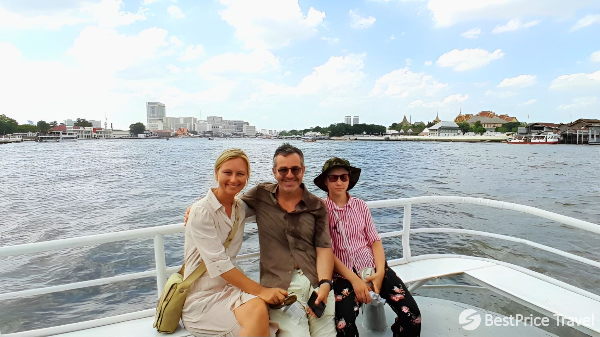 Day 2 Embark On A Boat Tour On Chao Phraya River