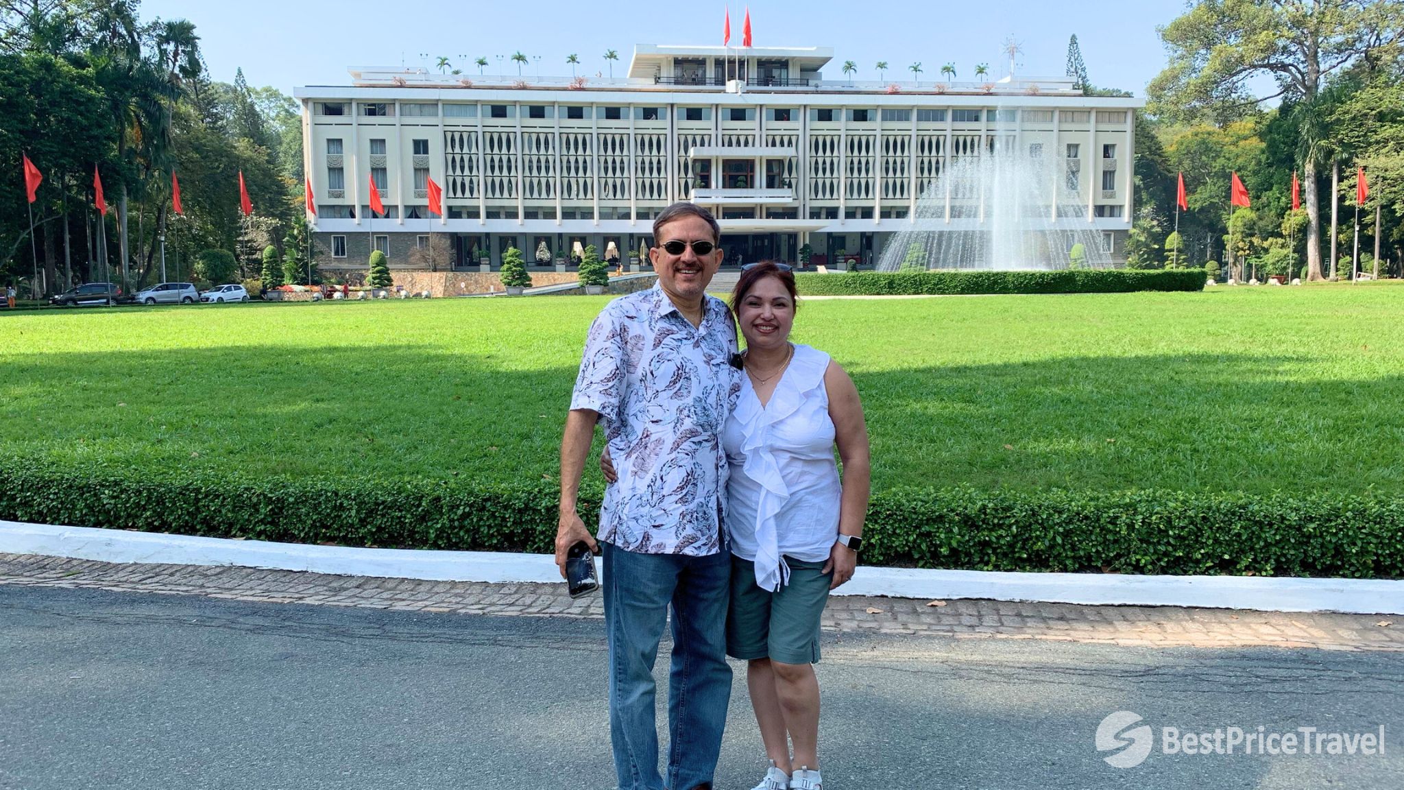 Day 4 Visit Independence Palace A Historical Attraction In Saigon